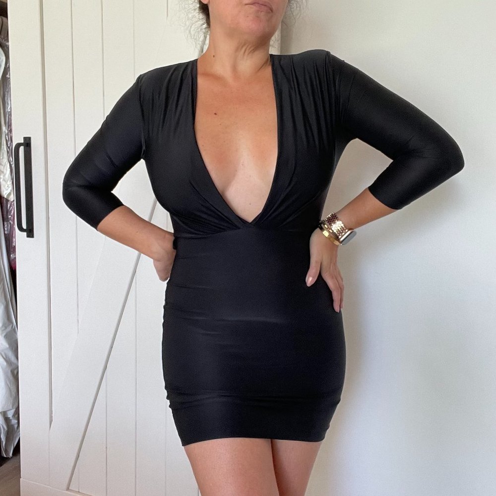 Body Con Mini Dress w Open Back - Black